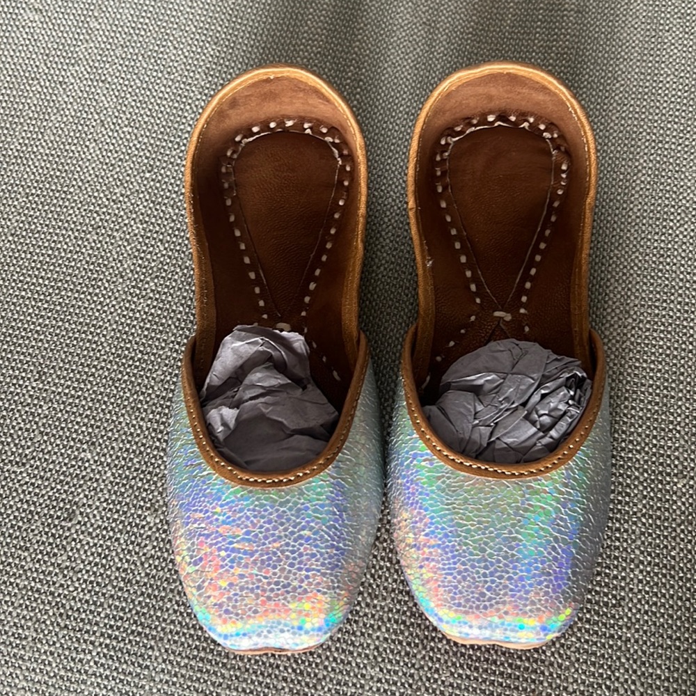 Punjabi jutti Indian flats for little girl. Fit like size 13...